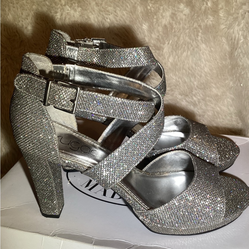 Sugar silver sparkle pumps size 10 - Picture 3 of 7